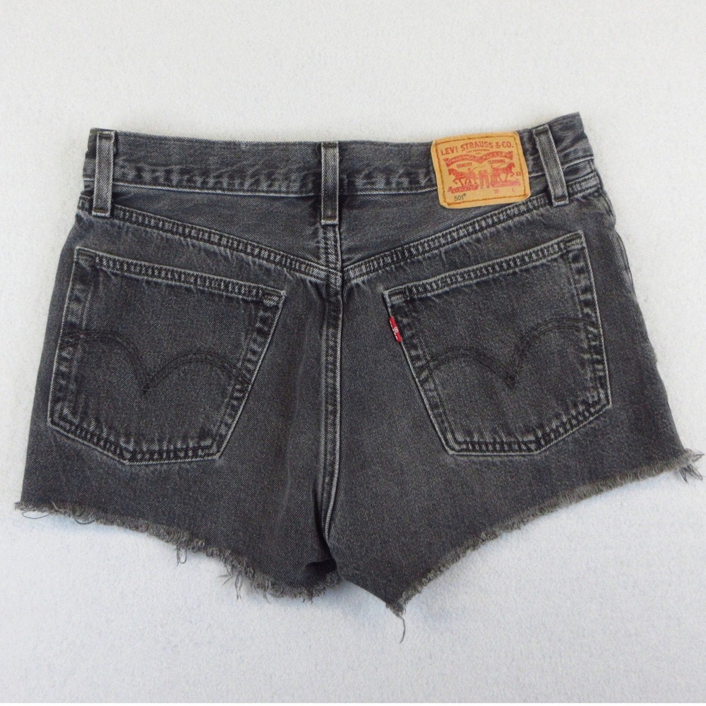Levi's 501 Shorts Women W27 Black Denim Cut Off Frayed Hem Button Fly - Picture 2 of 10